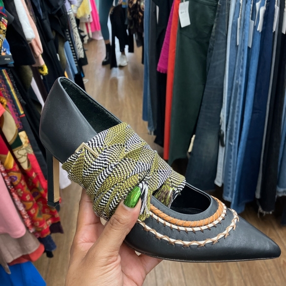 Sz 35, 38 and 38.5 NIB $620 Ulla Johnson Salma ribbon heels - Picture 4 of 11